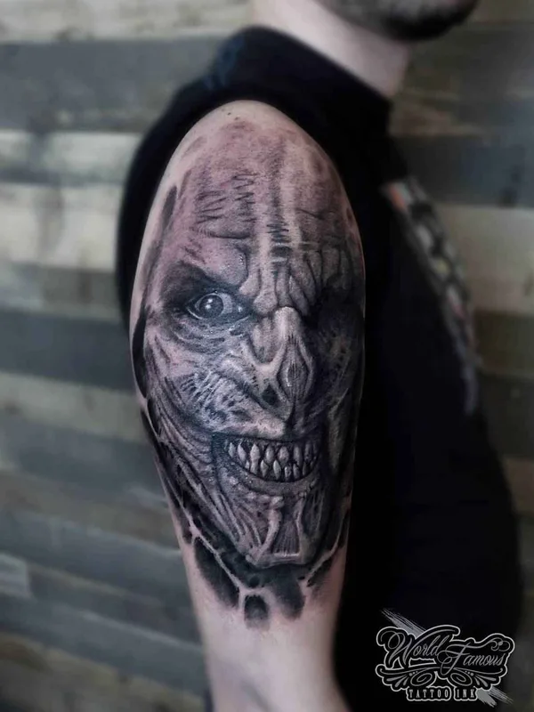 black and grey realism Tatuaggio su upper arm #20273 | Tatuatore Александр Литвинов