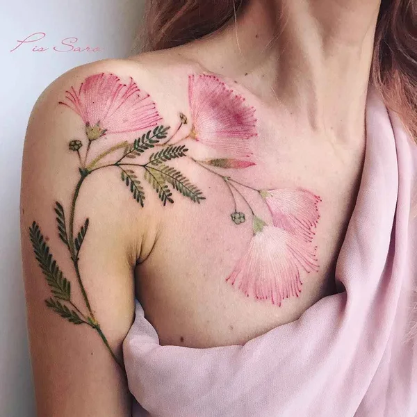 Feminine tattoo by Pis Saro in Севастополь