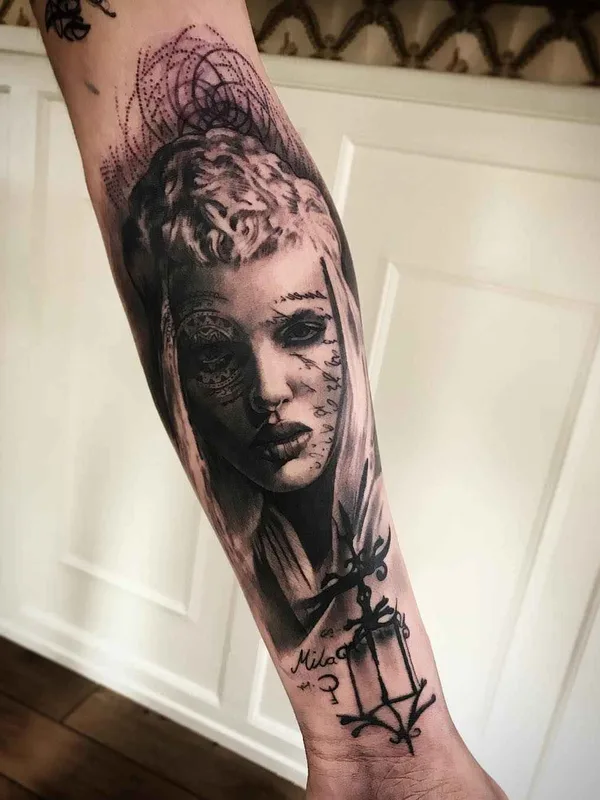 black and grey realism tatuaje en forearm #17484 | Tatuador Mark Wosgerau