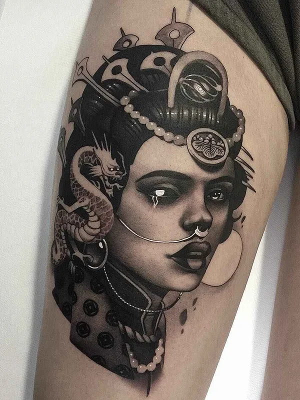 female black and grey black and grey татуировка на thigh #14688 | Тату мастер CRISTIAN CASAS