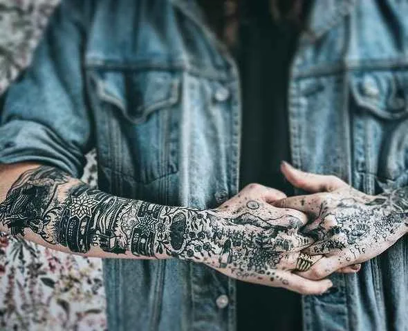 Dotwork tattoo by Noel'le Longhaul (Loone)
