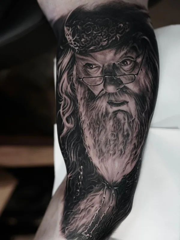 black and grey realism tatouage sur forearm #63295 | Artiste tatoueur B-Grey aka Aivars Liepa