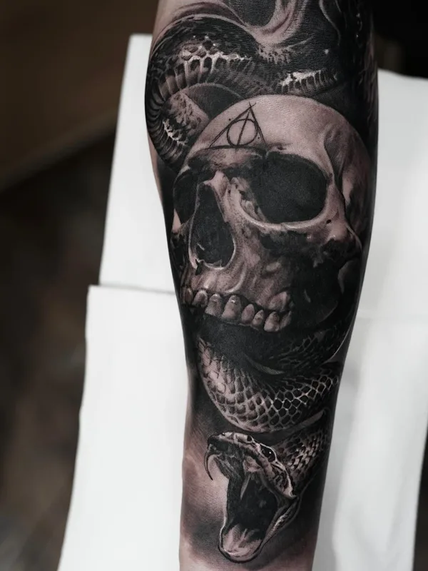 black and grey realism tatouage sur forearm #63299 | Artiste tatoueur B-Grey aka Aivars Liepa