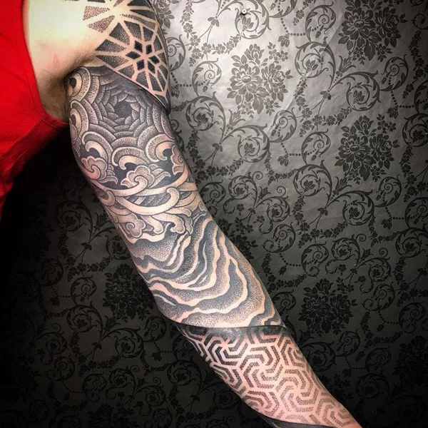 Dotwork tattoo by Deryn Twelve