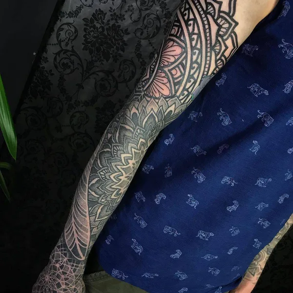Dotwork tattoo by Deryn Twelve
