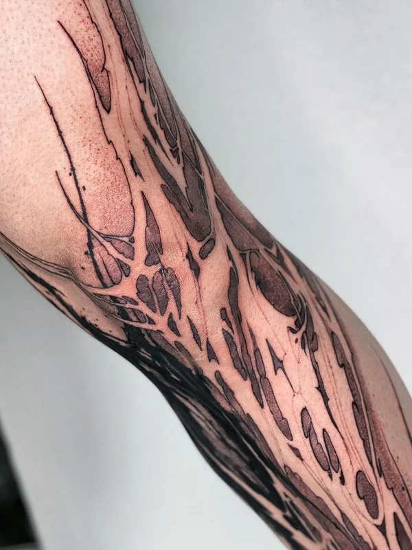 black blackwork 纹身 在 forearm #55162 | 纹身师 daaamnj