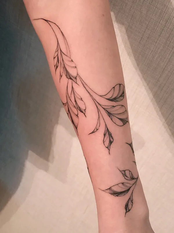 female black and grey fineline Tatuagem em forearm #55182 | Tatuador Oleg Tort
