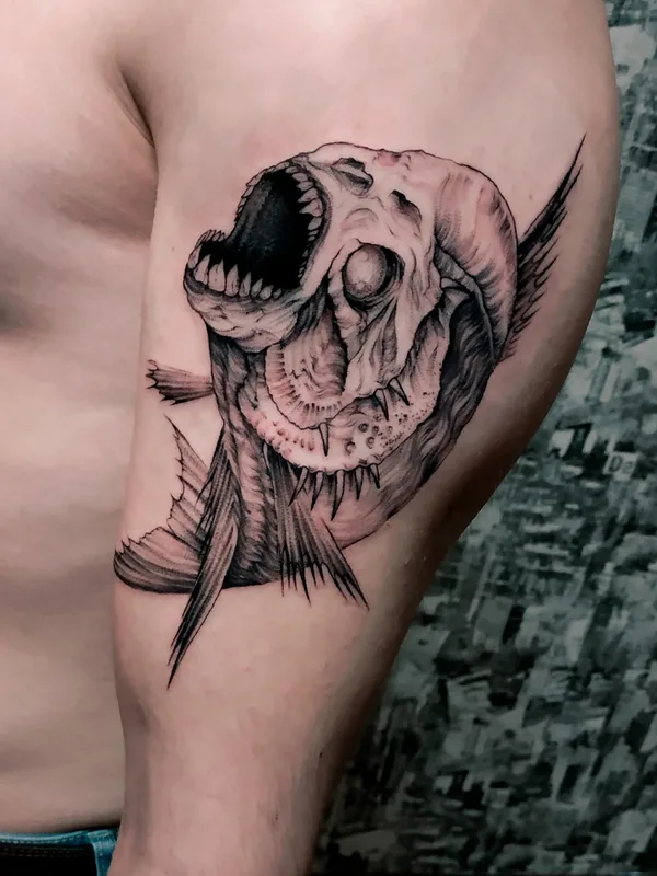 male black and grey black and grey Tatuagem em bicep #55186 | Tatuador Oleg Tort