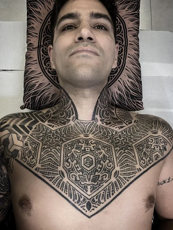 male black blackwork tatouage sur chest #55667 | Artiste tatoueur Israel Paketh