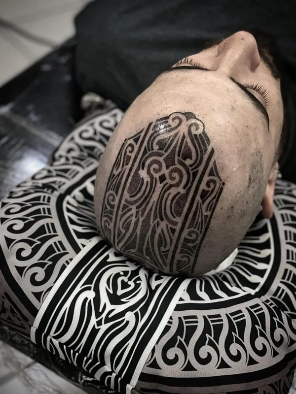 male black blackwork tatouage sur back of neck #55666 | Artiste tatoueur Israel Paketh
