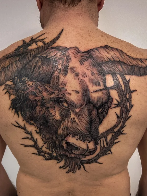 male black and grey blackwork Tatuaggio su upper back #71522 | Tatuatore Дмитрий Бутченко