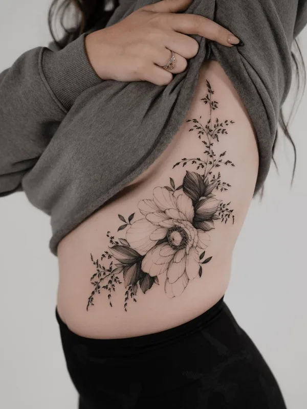 female black and grey botanic Tatuagem em side #57575 | Tatuador Mr Marek