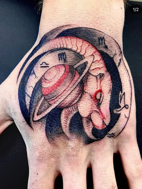 color illustrative tatouage sur back of hand #58548 | Artiste tatoueur Sofia Kitsune Tattoo