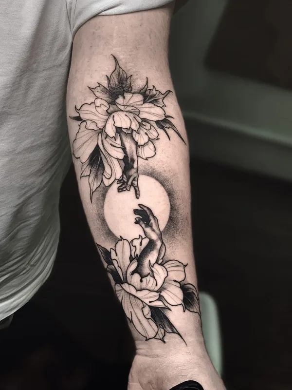 black and grey blackwork татуировка на forearm #59296 | Тату мастер Стас Крас