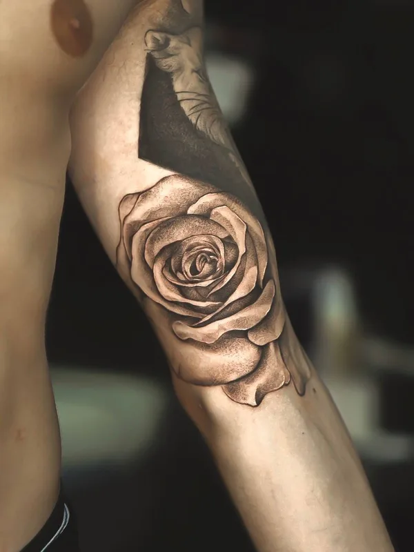 male black and grey realism Tatuagem em upper arm #33206 | Tatuador Максим Огарев