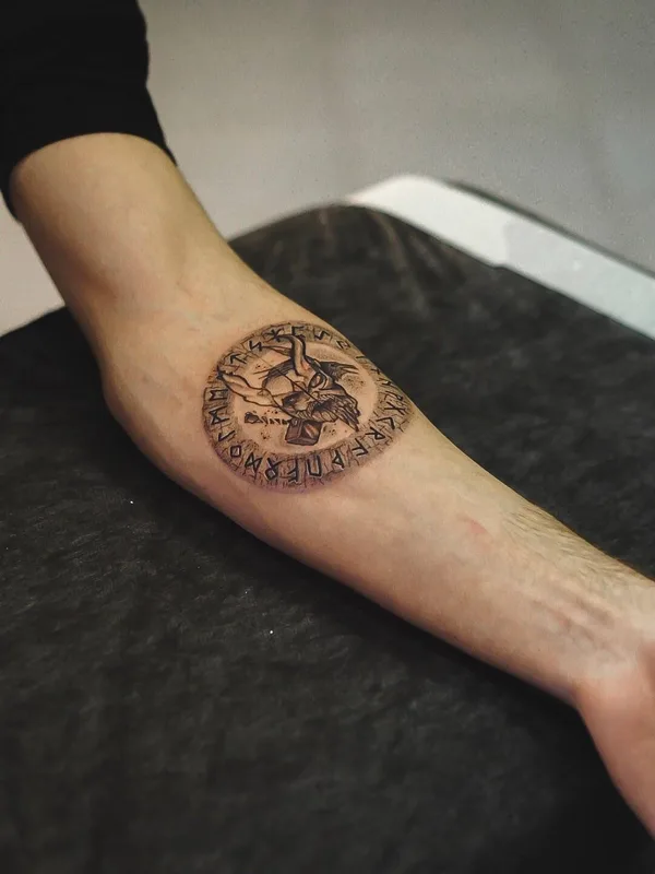 black and grey blackwork Tatuagem em forearm #33204 | Tatuador Максим Огарев
