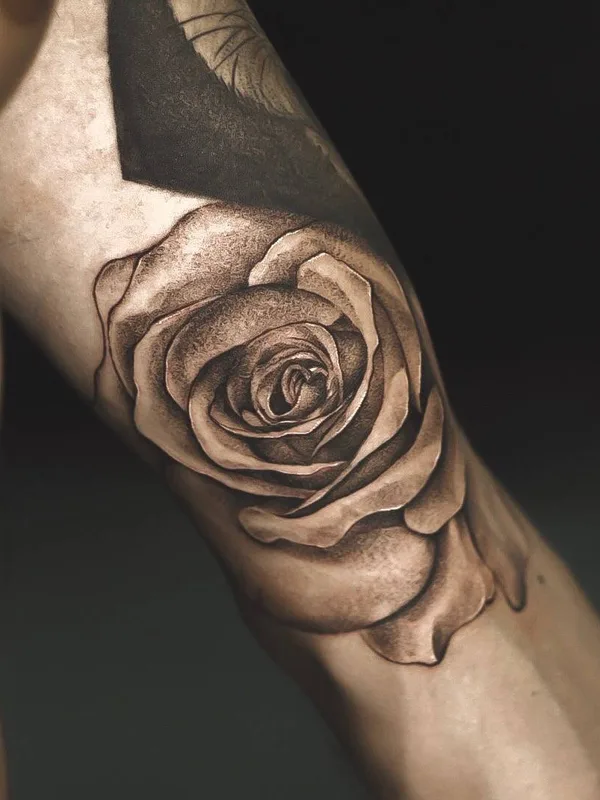 black and grey realism Tatuagem em forearm #33199 | Tatuador Максим Огарев