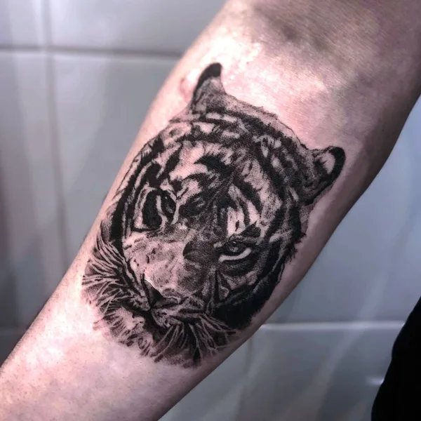 Black tattoo by Степан Ломачинский in Saint Petersburg