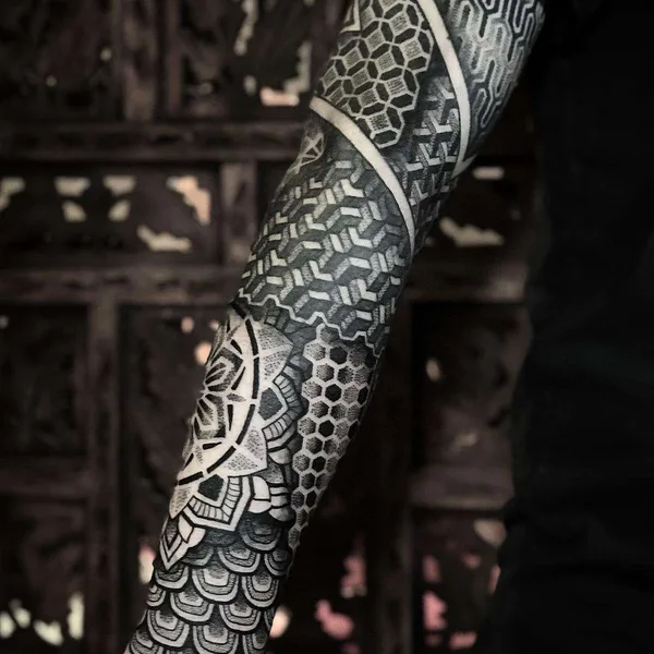 Dotwork tattoo by Caco Menegaz