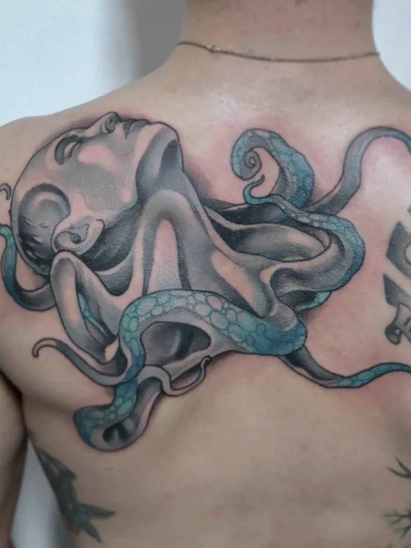 color realism tattoo auf upper back #14547 | Tätowierer Gianpiero Cavaliere