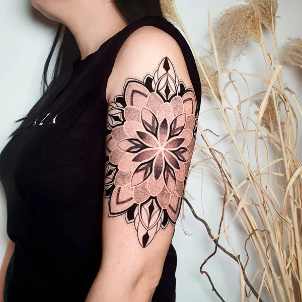 Ornamental tattoo by Pavel Parafiev in Ростов-на-Дону