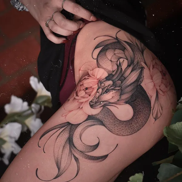 Feminine tattoo by Варвара Романчук in Moscow