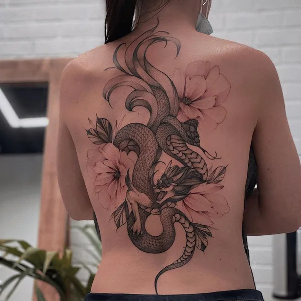 Feminine tattoo by Варвара Романчук in Moscow