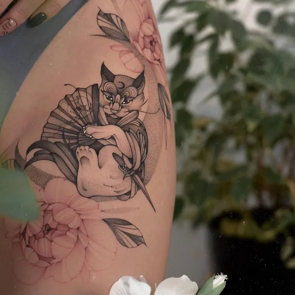 Feminine tattoo by Варвара Романчук in Moscow