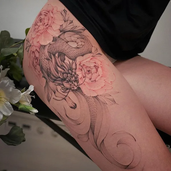 Feminine tattoo by Варвара Романчук in Moscow