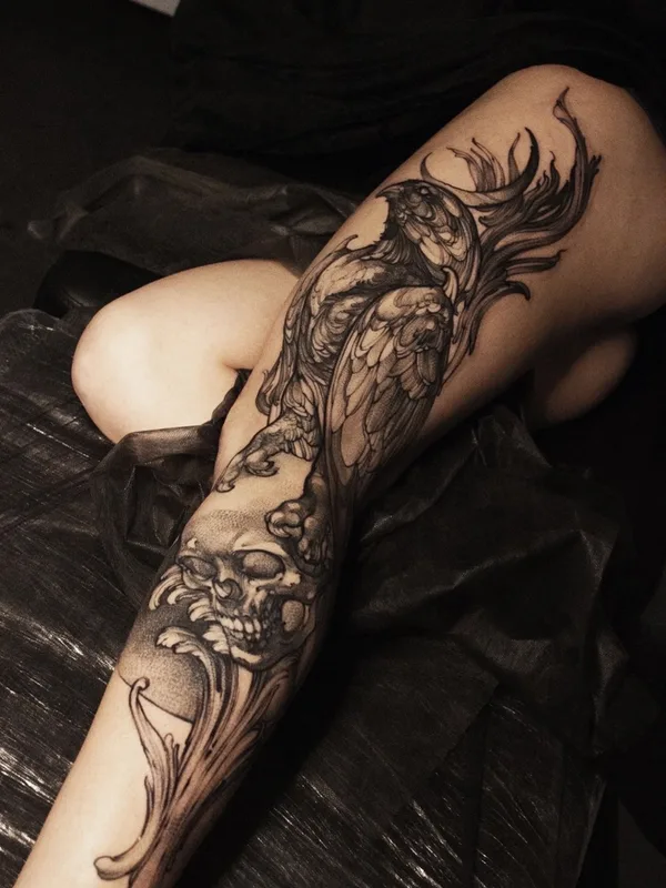 female black and grey blackwork татуировка на thigh #65706 | Тату мастер Полина Гаевская