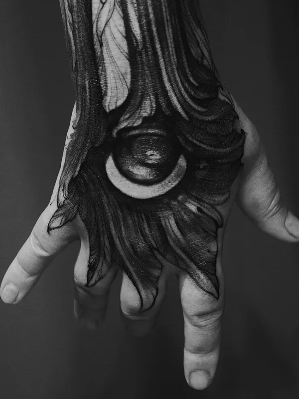 black blackwork татуировка на back of hand #65715 | Тату мастер Полина Гаевская