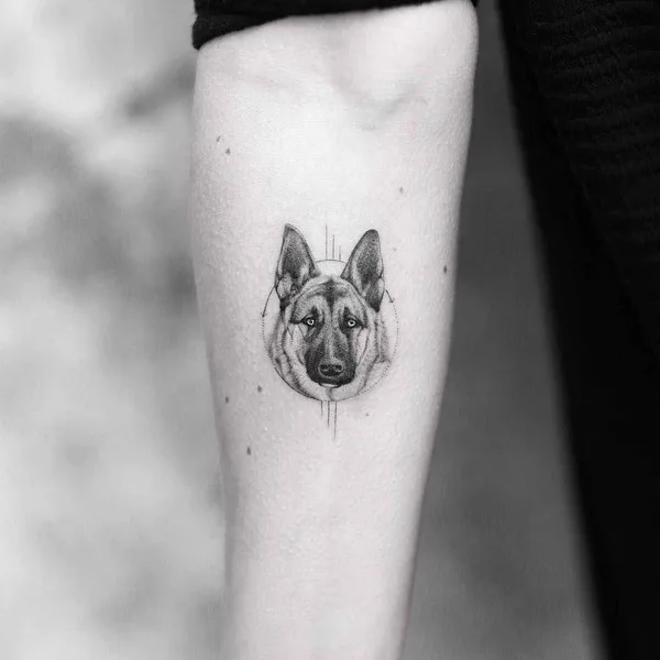 Graphic tattoo by Alessandro Capozzi in Roma