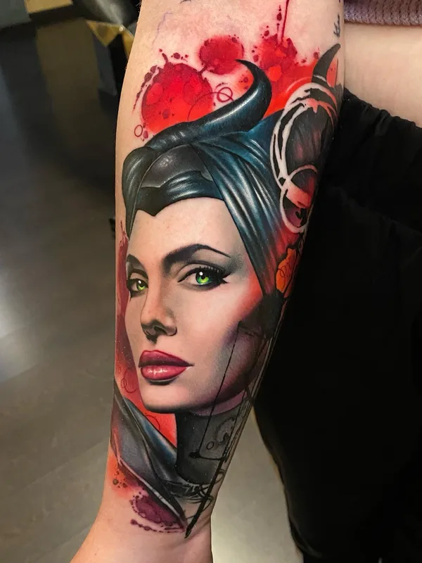 female color realism tattoo auf forearm #39316 | Tätowierer FEDE GAS TATTOO