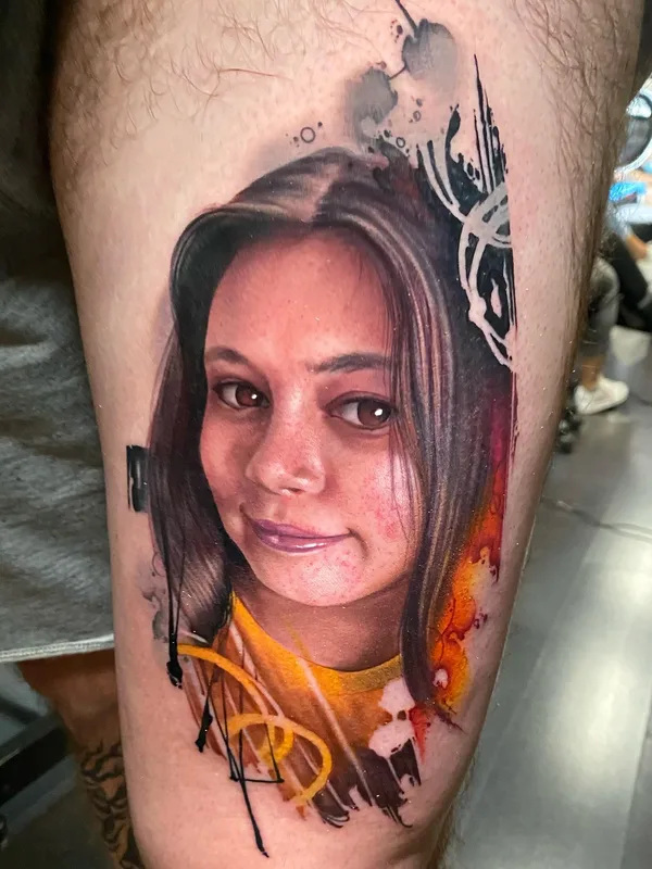 color realism tattoo auf thigh #39317 | Tätowierer FEDE GAS TATTOO
