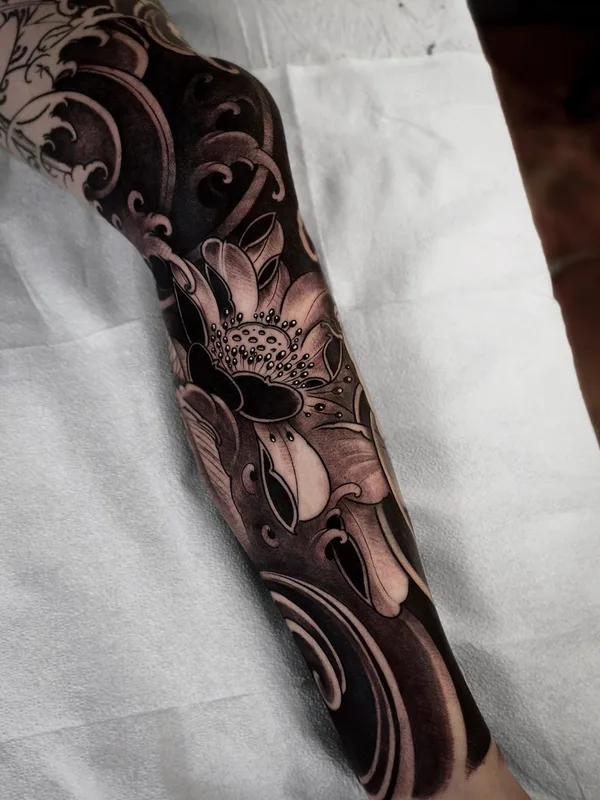 black and grey blackwork tatouage sur full sleeve #36319 | Artiste tatoueur Juvel Vazquez FIBS