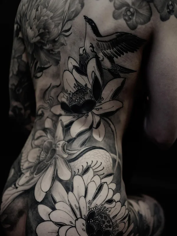 black and grey black and grey tatouage sur full back #36314 | Artiste tatoueur Juvel Vazquez FIBS