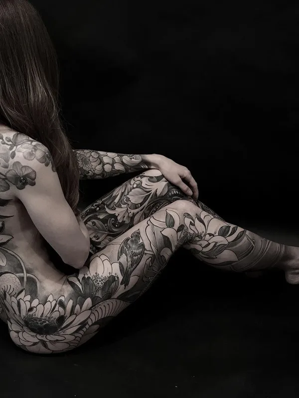 female black and grey japanese tatouage sur full body #36321 | Artiste tatoueur Juvel Vazquez FIBS