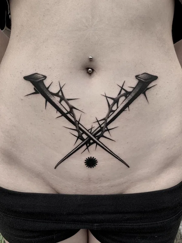female black blackwork tatuaje en stomach #40757 | Tatuador Jacopo Uppercut