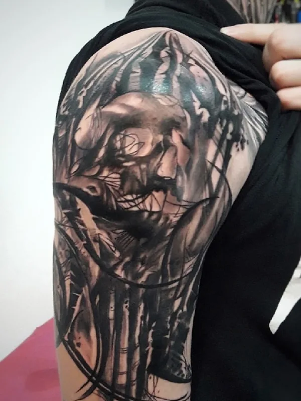 black and grey blackwork Tatuaggio su shoulder #55725 | Tatuatore елена семененко