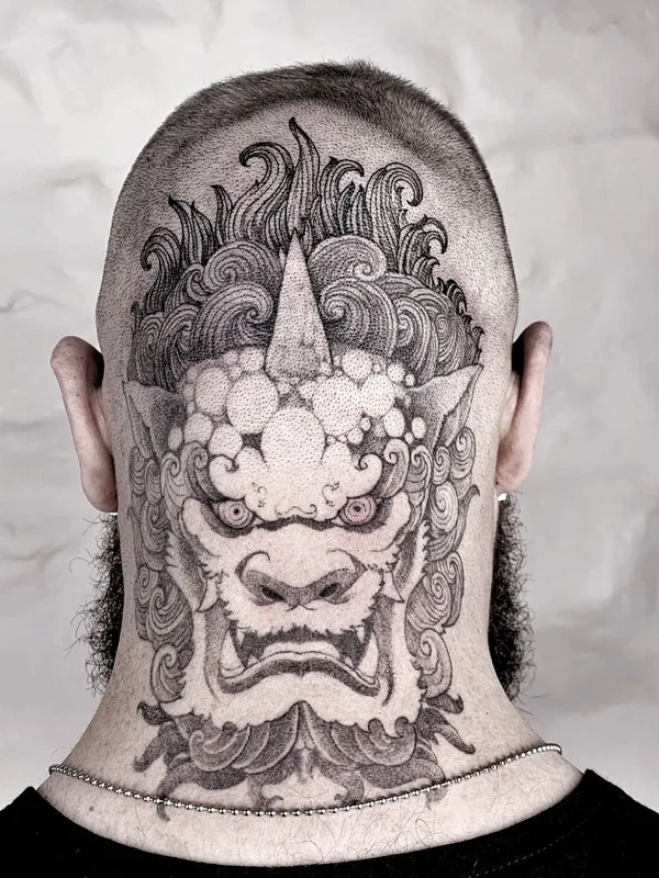 male black and grey japanese tatouage sur back of neck #57652 | Artiste tatoueur Niko Inky