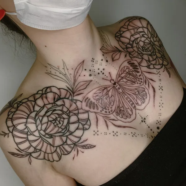 Abstract tattoo by Lorena Melo in Belo Horizonte