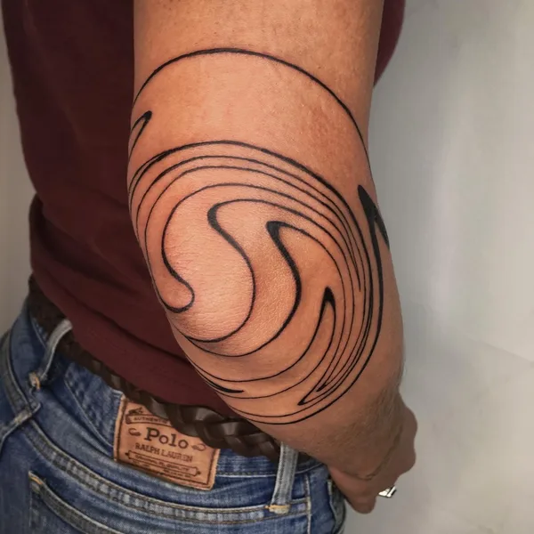 Abstract tattoo by Lorena Melo in Belo Horizonte