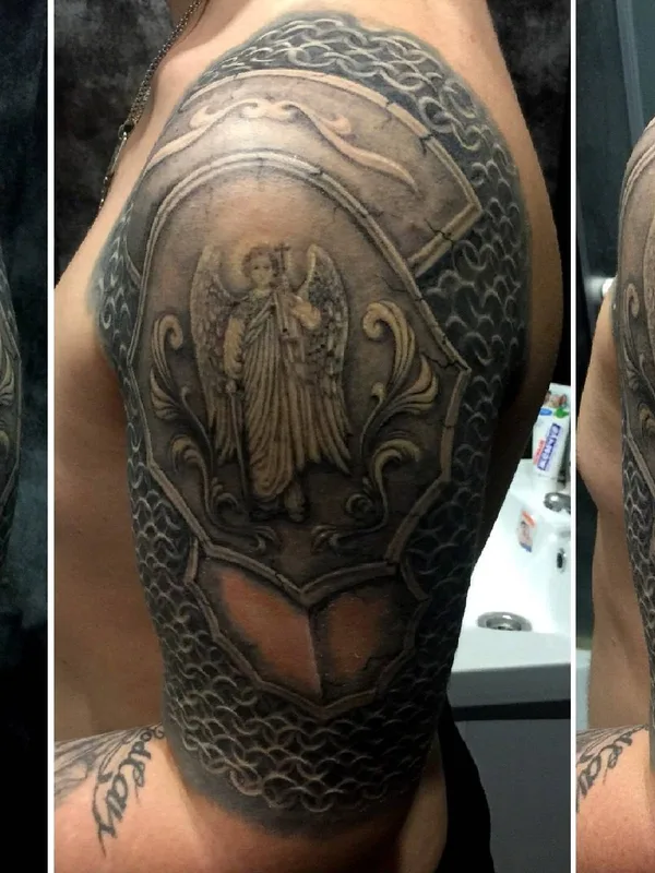 male black and grey black and grey Tatuaggio su upper arm #32626 | Tatuatore Andrey Brendin