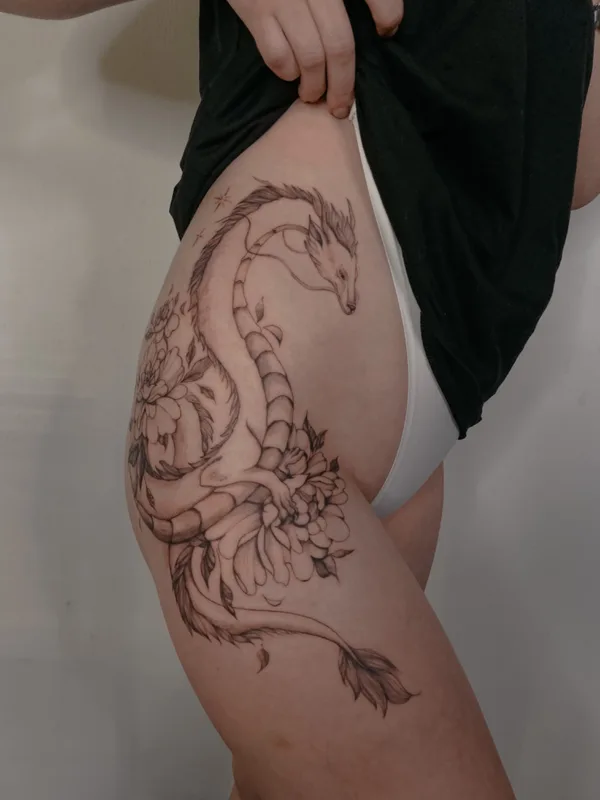 female black and grey sketch татуировка на thigh #59309 | Тату мастер Jenya Willow