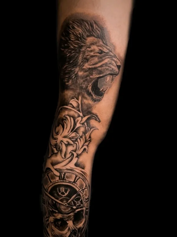 black and grey realism татуировка на forearm #59906 | Тату мастер Антон Панков