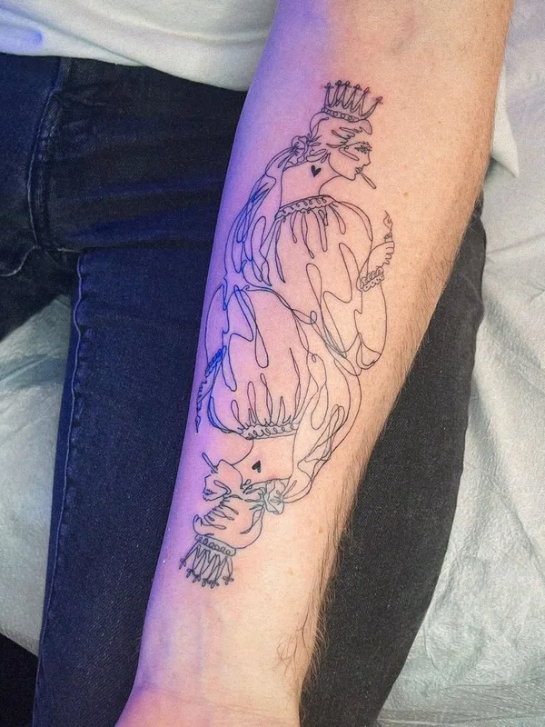 black linework tattoo auf forearm #63347 | Tätowierer Mira Mariah