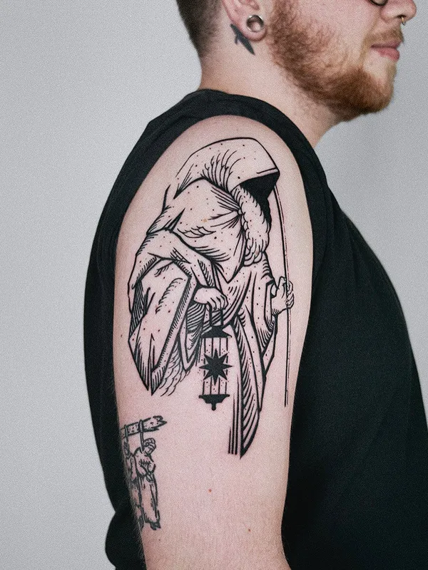 male black blackwork tatuaje en upper arm #63382 | Tatuador myrkur_tattoo