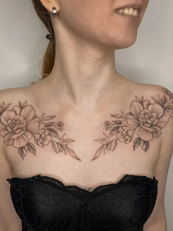 female black and grey fineline татуировка на collarbone #52590 | Тату мастер Галина Горячих