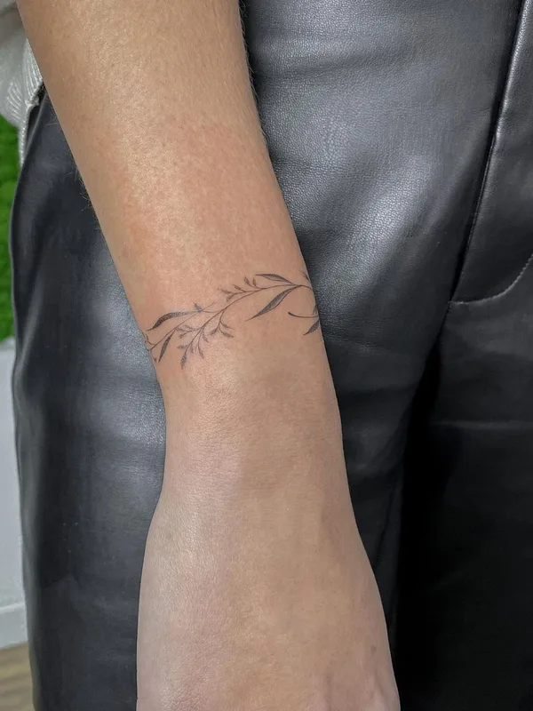 black fineline татуировка на wrist #52594 | Тату мастер Галина Горячих