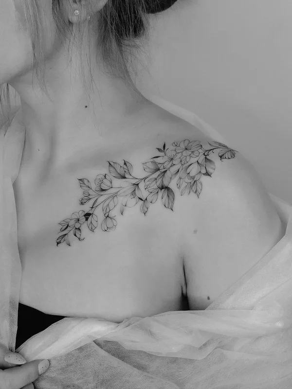 female black and grey fineline tattoo on shoulder #52653 | Tattoo Artist Юлия Равинских